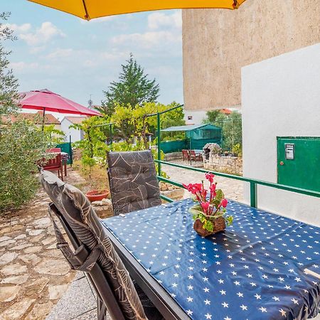Amazing Apartment In Pula With Kitchen Esterno foto