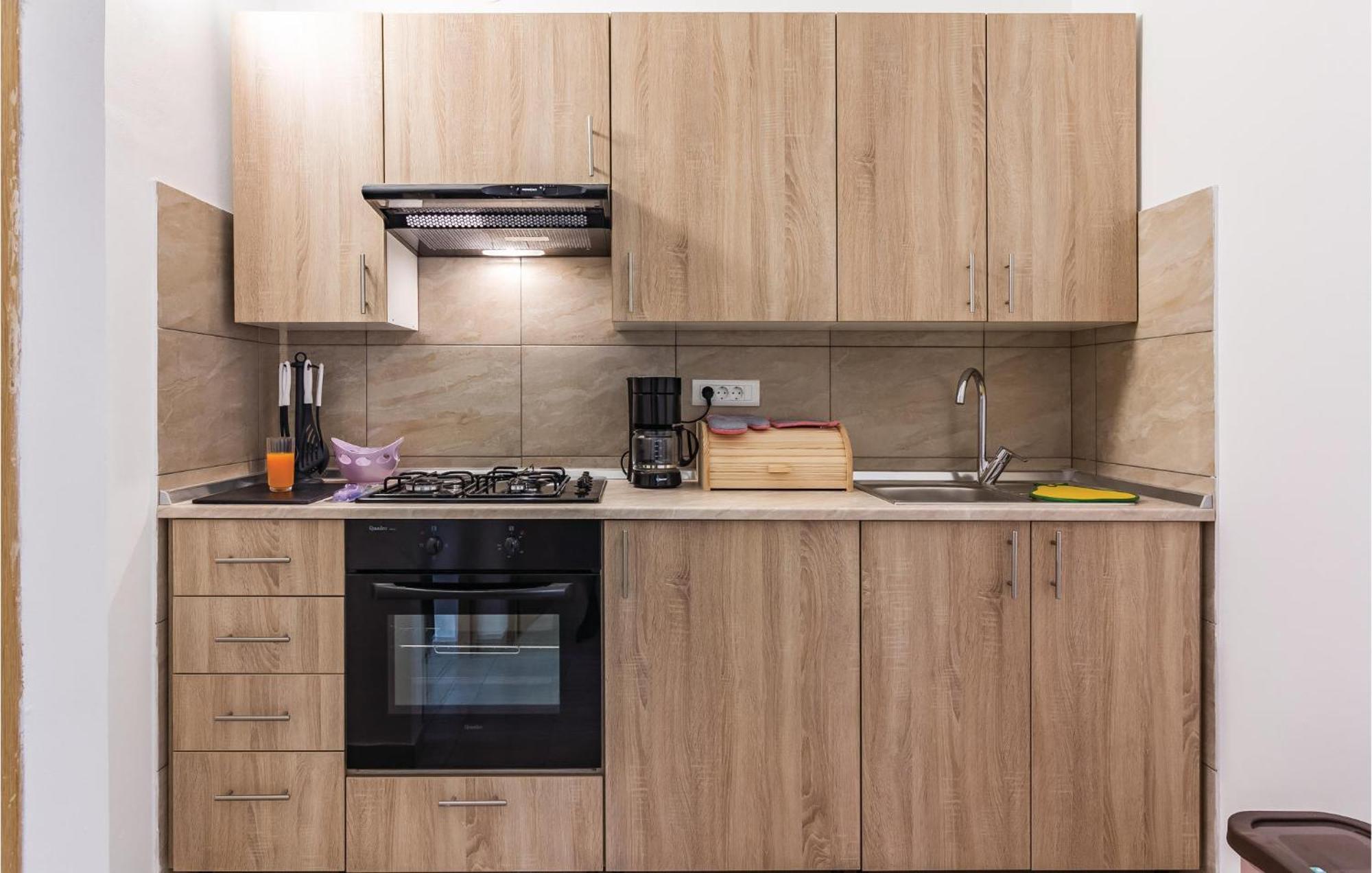 Amazing Apartment In Pula With Kitchen Esterno foto